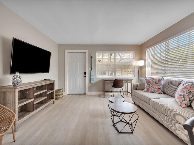 318-320-320 Walnut St unit ID1239414P, Hollywood, FL 33019 - photo 2