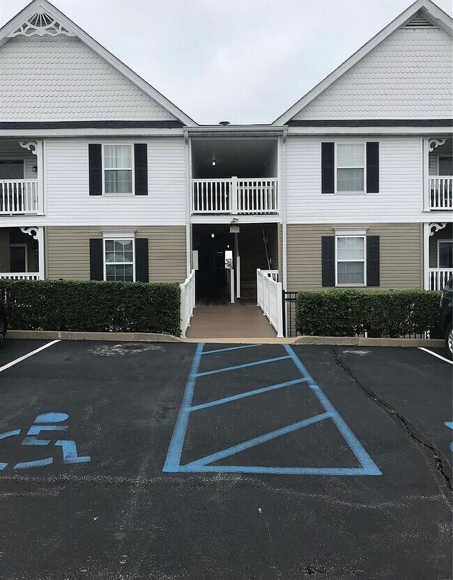 2302 Spring Creek Ln, O Fallon, MO 63368 - photo 3