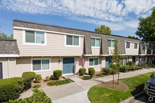 Chantillery has two large town home communities.