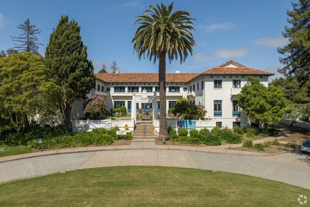 The Julia Morgan school for Girls is on the Mills College Campus and is the only all-girls middle school in the East Bay, just next to Millsmont.