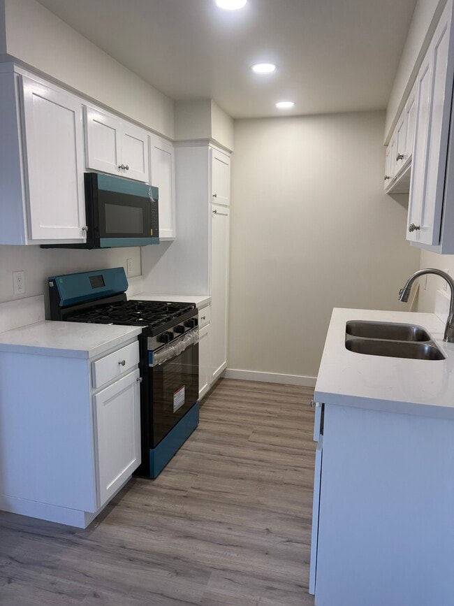 1357 Armadale Ave unit 108, Los Angeles, CA 90042 - photo 3