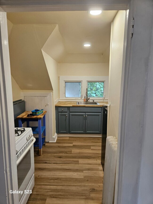 Eat in Kitchen