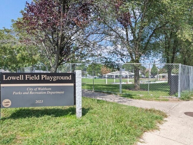 5 Naviens Ln unit 2, Waltham, MA 02453 - photo 2