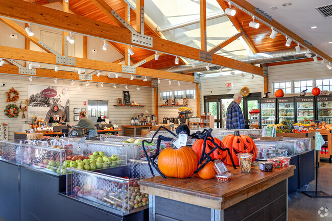The Farmstand at Mahoney's for local produce and groceries in the Winchester area.
