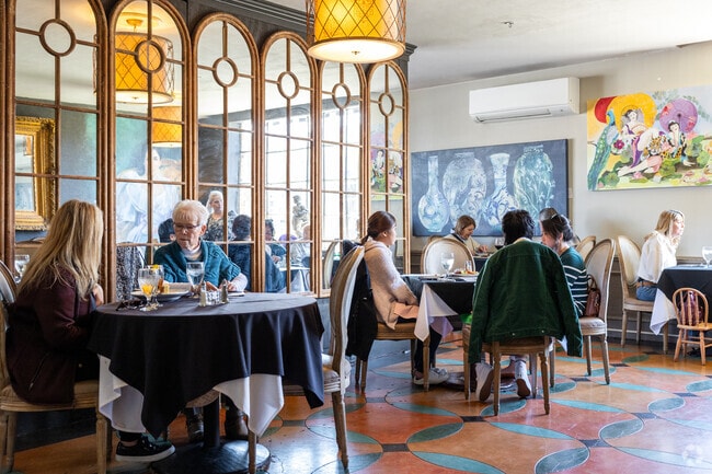 Residents can make reservations at Vivilore, an eclectic American restaurant in the Englewood District.