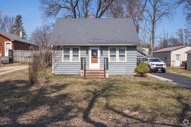 Charming Cape Cods with gabled roofs are found throughout Shore Hills.