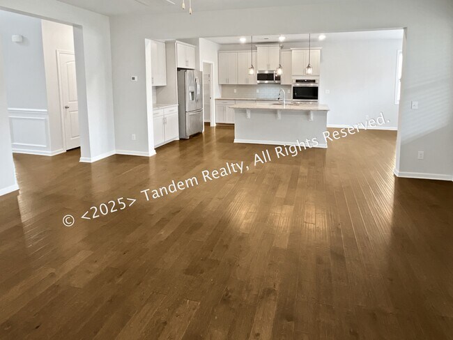 8020 Forest Hills Dr, Spring Hill, TN 37174 - photo 5