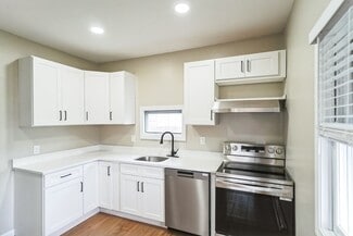 25 Slade St, Pawtucket, RI 02861
