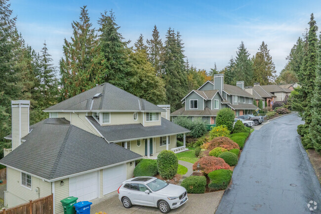 Inland parts of East Mercer feature rows of beautifully built craftsman and new traditionals.