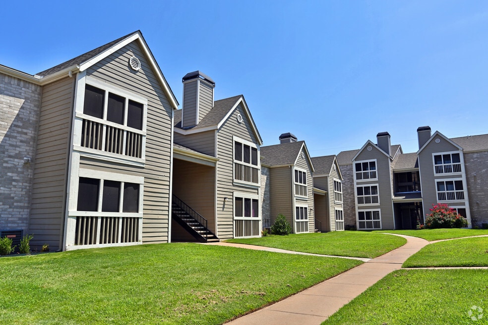 Savannah Square and Harbor, Norman, OK 73072 - photo 1