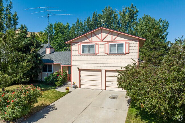 Homes in Huffaker benefit from the healthy mature landscaping throughout the neighborhood,