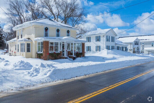 A good chunk of Clymer residents live in more densely populated areas, offering a more communal and neighborly feel.