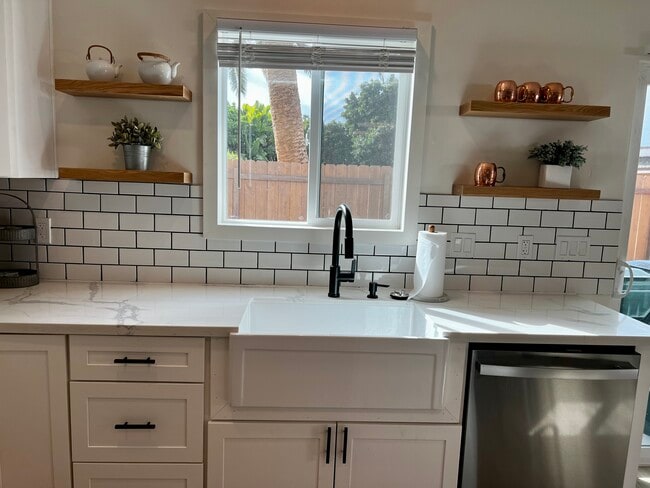 719 Holly Ave unit 2, Imperial Beach, CA 91932 - photo 2