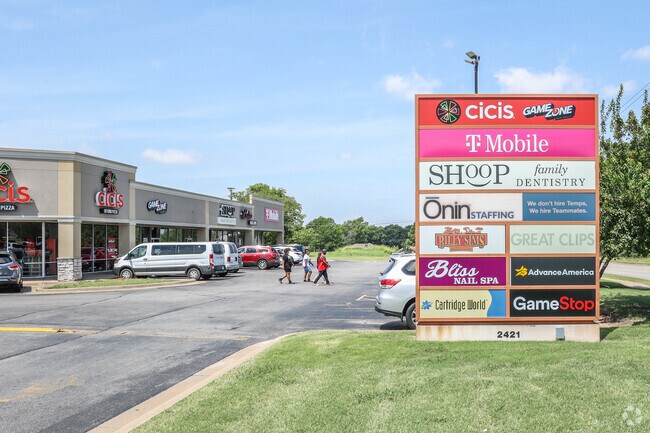 Country Aire Estates is near the best shopping and dining destinations in Tulsa.