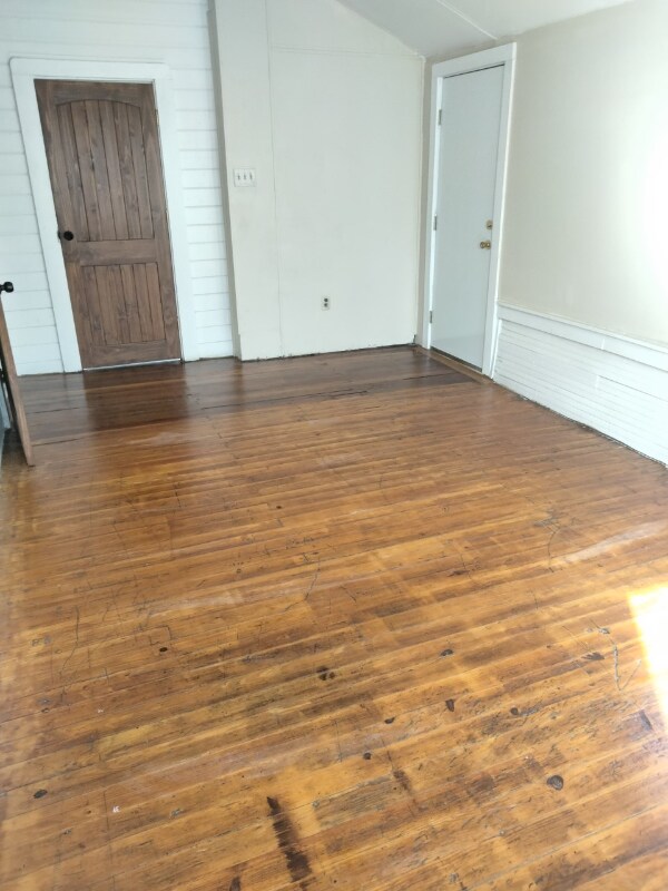 1021 N 27th St, Waco, TX 76707 - photo 5