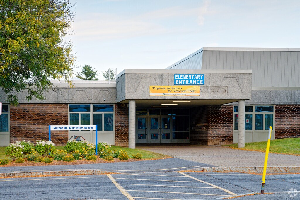 Main entrance to Morgan Road Elementary School.