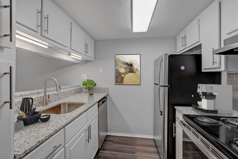 Enclave @ Crabtree, Raleigh, NC 27612 - photo 1