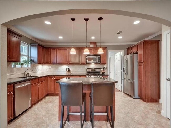 610 W North Loop Blvd, Austin, TX 78751 - photo 6