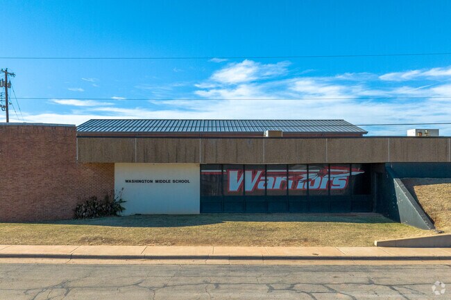 Washington Middle School is graded an A- according to Niche.com.