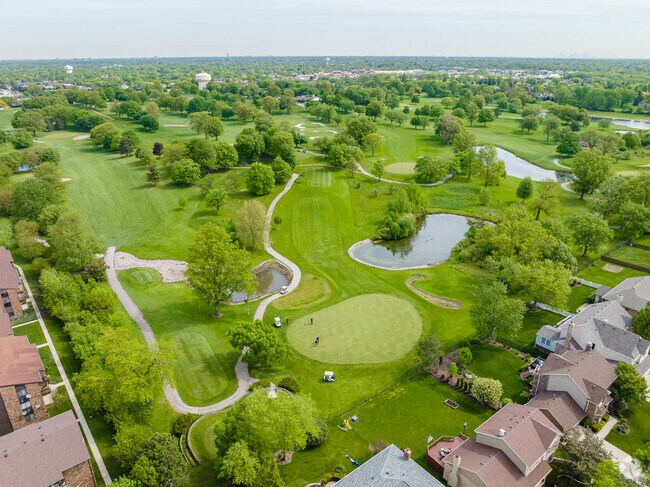 Village Greens of Woodridge is best known as a golf course for beginner & intermediate players.