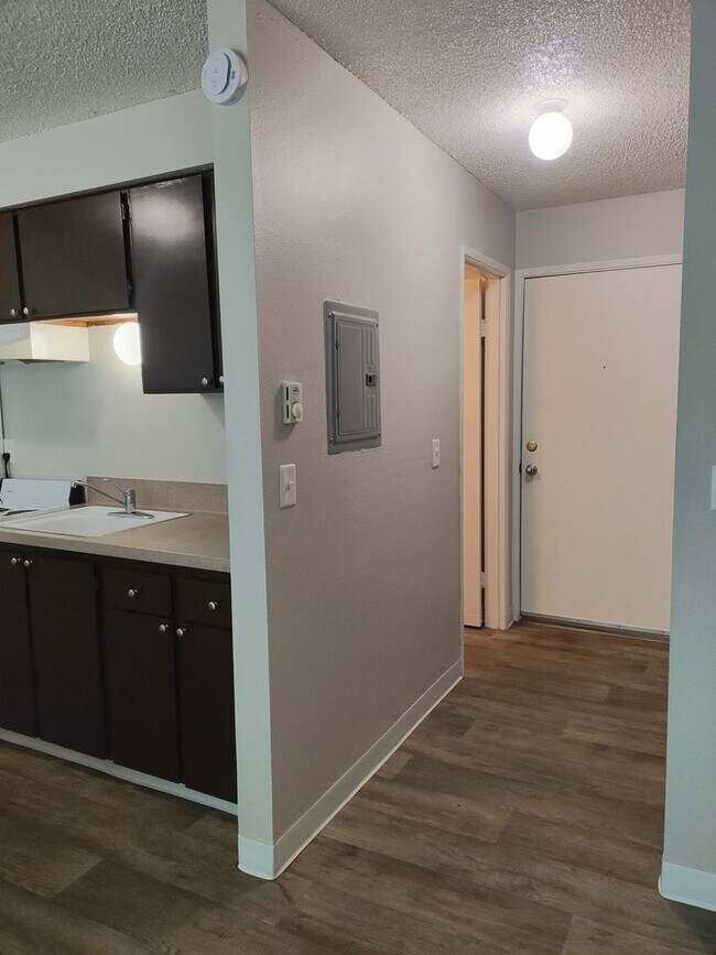 Keystone East, Portland, OR 97233 - photo 6