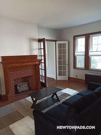 36 Crosby Rd Unit 1, Newton, MA 02467