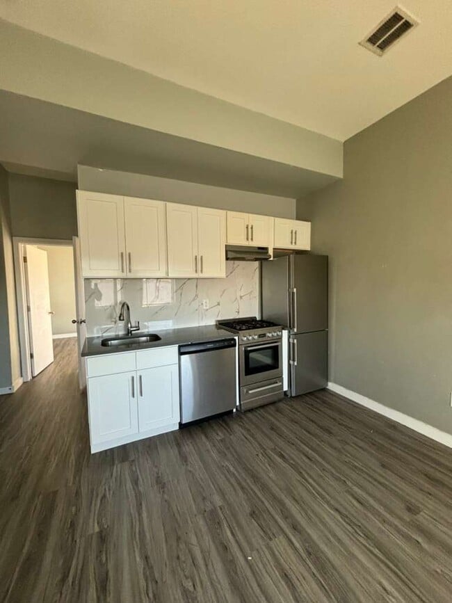 88 Clinton Ave, Newark, NJ 07114