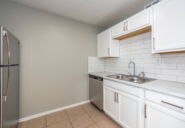 1 Twenty Two at 63rd, Kansas City, MO 64118 - photo 2