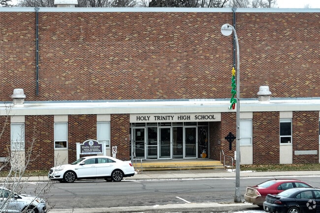 Holy Trinity School is a private catholic school in Winsted, Minnesota.