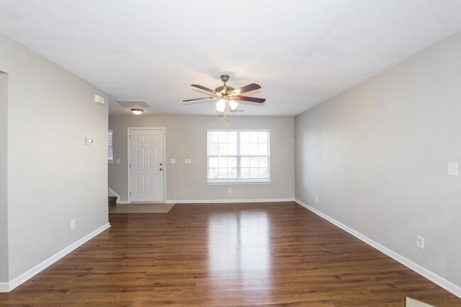 1469 Mandy Pl Ct, Charlotte, NC 28216 - photo 3