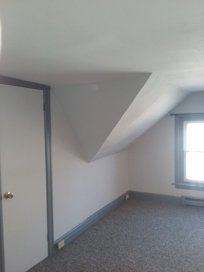 37 Front St unit 1st floor A, Catasauqua, PA 18032 - photo 7