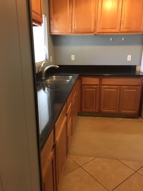 12434 N Friant Rd, Fresno, CA 93730 - photo 1