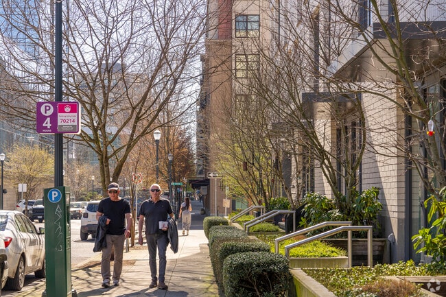 The Pearl District offers shopping, dining and daily essentials all within walking distance.