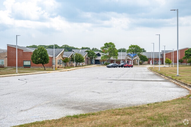 Meade Middle School in Fort Meade has 827 students.