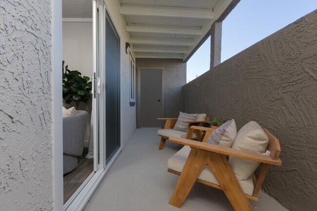 Reveal, Phoenix, AZ 85022 - photo 7