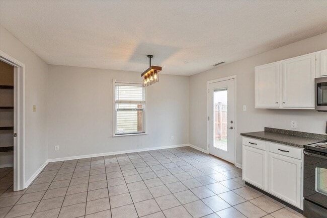 2372 Cedarmill Dr, Franklin, IN 46131 - photo 6