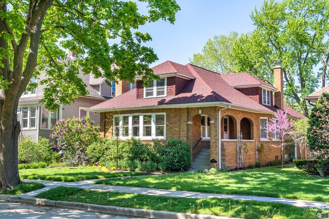 There are a large number of affordable brick bungalow homes in the Evanston neighborhood.