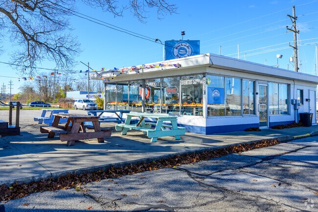 Lakeside's favorite place for donuts is Dockside Donuts on Lakeshore.