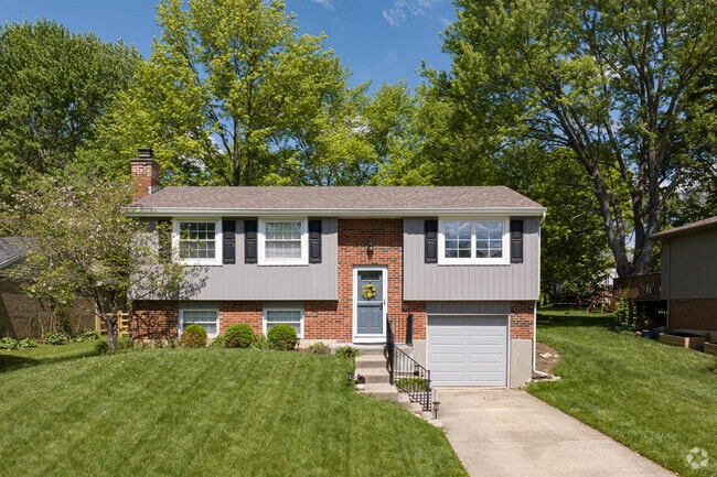Among the many architectural styles you'll find throughout Landen is split level homes with attached single car garages.