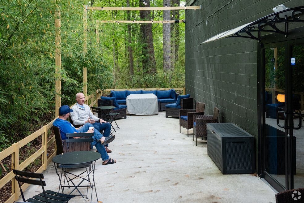 NH_Hillbrook_521917_P2_V1_CN_051424