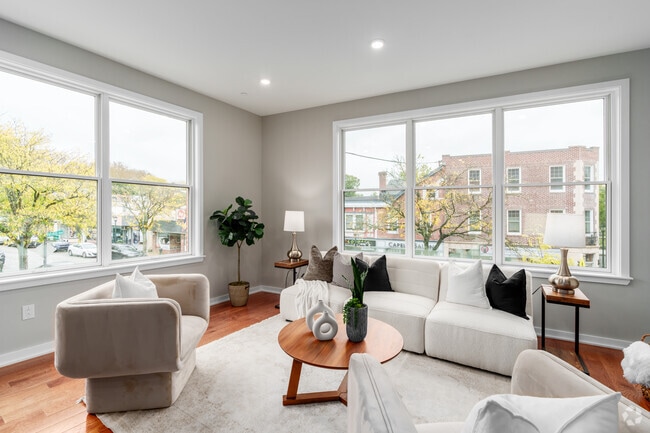 2BR, 2BA - 1,028SF - Living Room