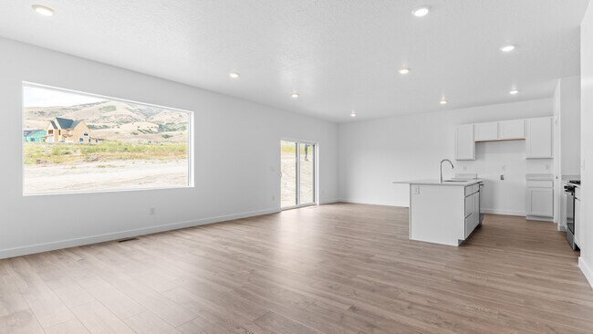 281 E Levengrove Dr, Lehi, UT 84048 - photo 6