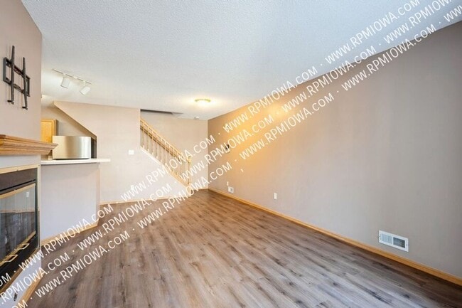 1321 SE Delaware Ave, Ankeny, IA 50021 - photo 3