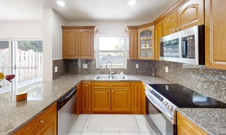 8422 SW 44th Place, Davie, FL 33328