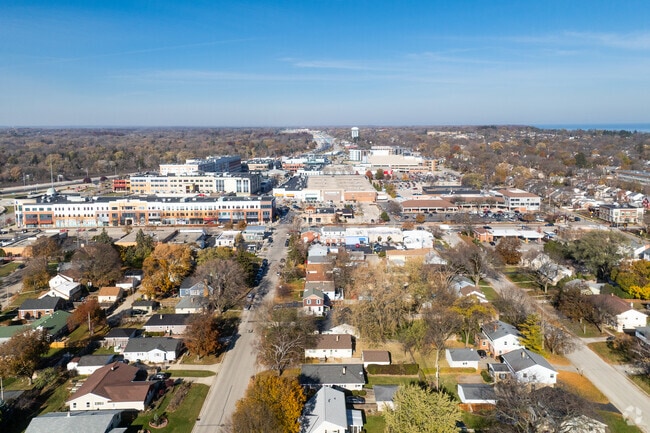 Parkway neighborhood sits along the Milwaukee River near Bayshore Mall.