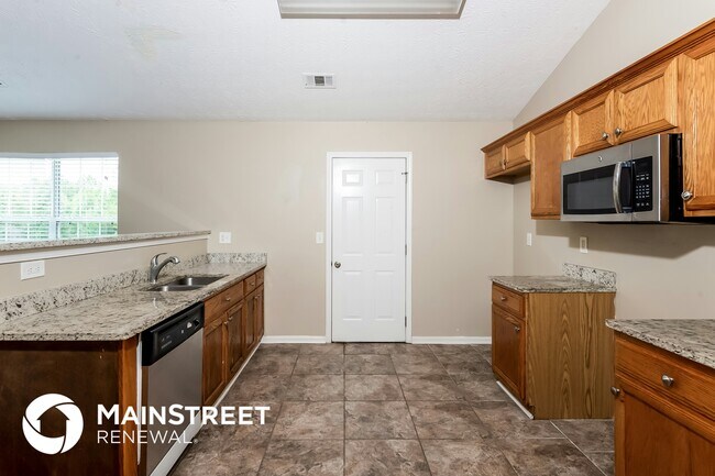 10576 Day Lily Dr, Hampton, GA 30228 - photo 5