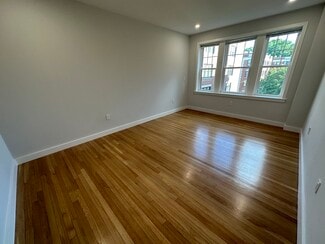 15 Forest St Unit 1, Cambridge, MA 02140