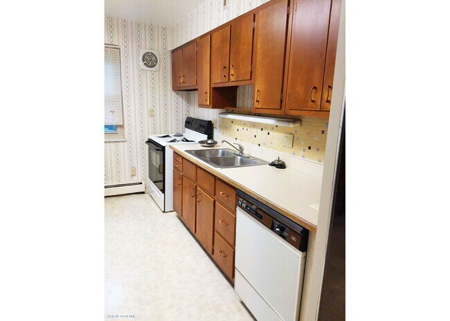 353 Mcalpin Ave unit 353-01, Cincinnati, OH 45220 - photo 2