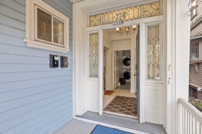 2338 NW Hoyt St, Portland, OR 97210 - photo 3