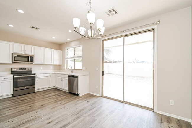 831 S Nielson Ct, Gilbert, AZ 85296 - photo 5